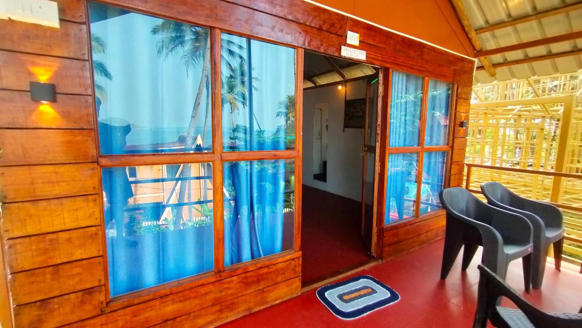 ホテル Hilltop Seaview Palolem Goa 部屋 写真